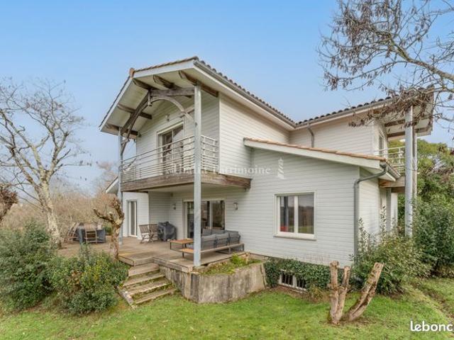 Propriété 8 pièces 220 m²