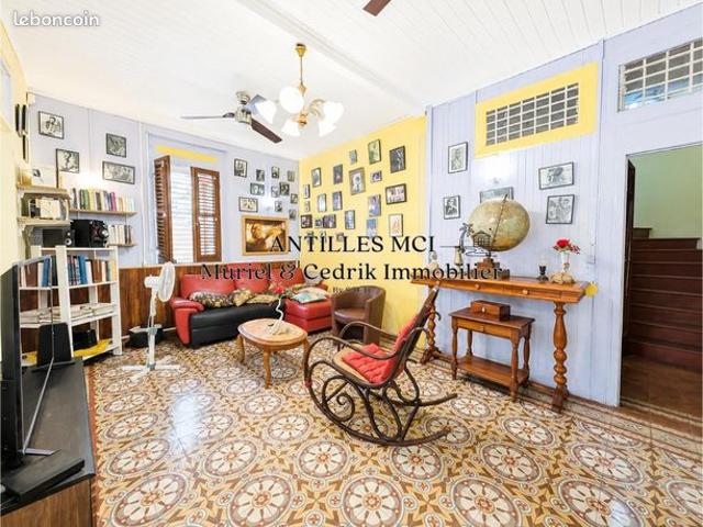 Propriété 8 pièces 221 m²