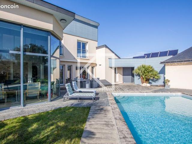 Propriété 8 pièces 221 m²