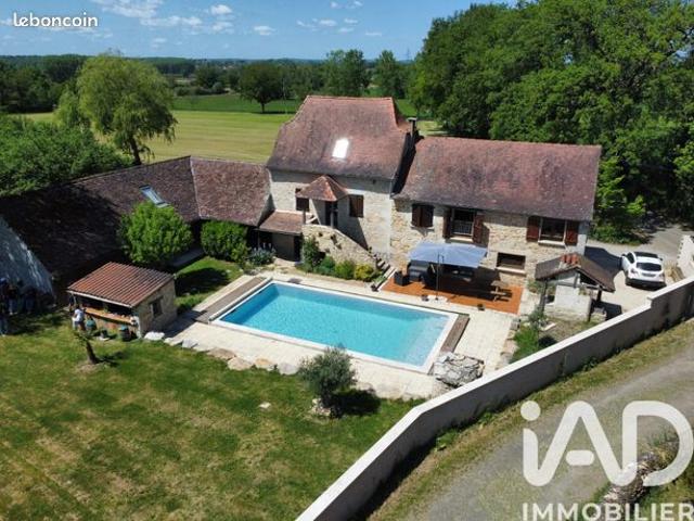 Propriété 8 pièces 222 m²