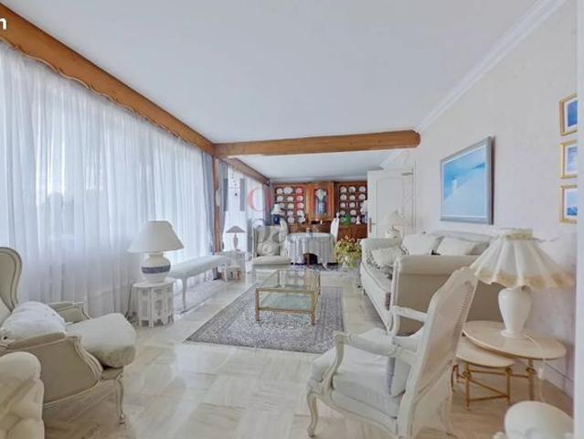Propriété 8 pièces 223 m²
