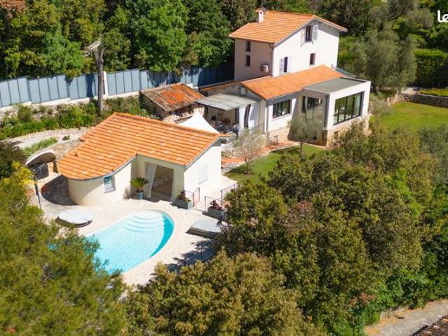 Propriété 8 pièces 223 m²