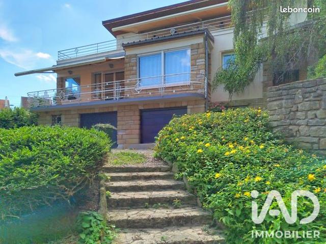 Propriété 8 pièces 223 m²