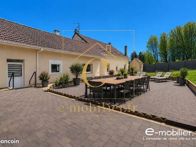 Propriété 8 pièces 223 m²