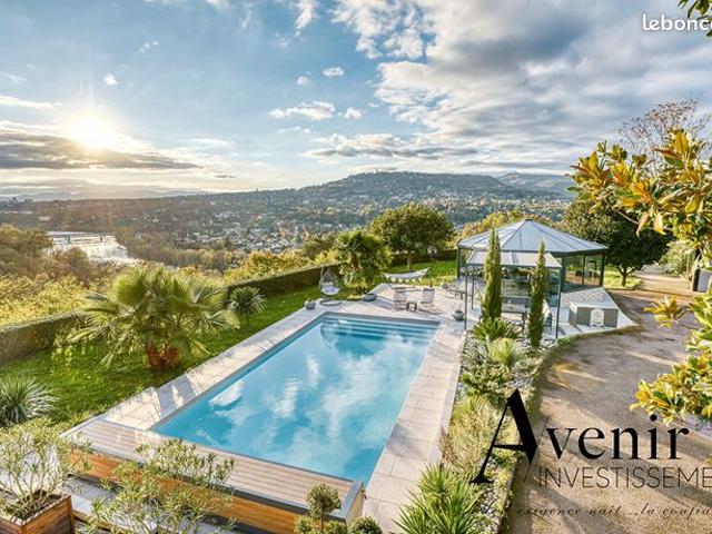 Propriété 8 pièces 223 m²