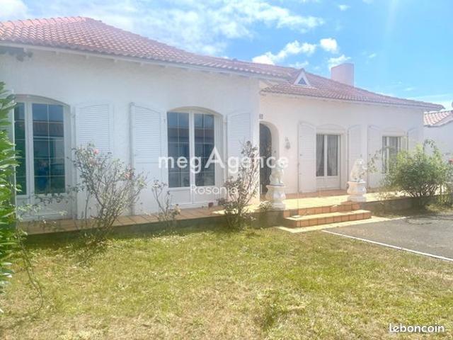 Propriété 8 pièces 234 m²
