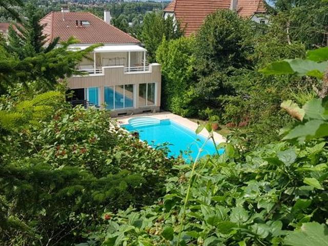 Propriété 8 pièces 234 m²