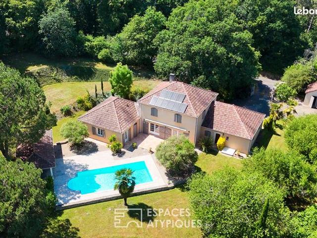 Propriété 8 pièces 235 m²