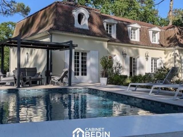 Propriété 8 pièces 235 m²