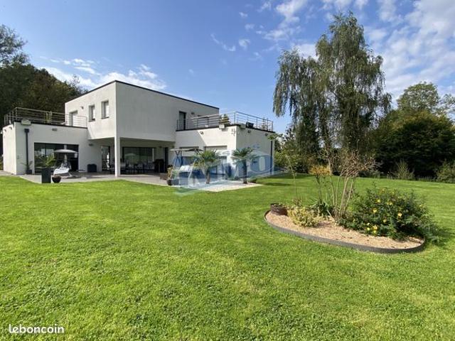 Propriété 8 pièces 235 m²
