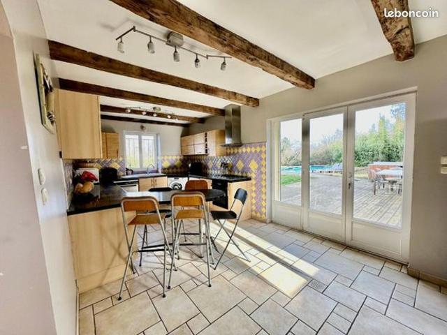 Propriété 8 pièces 235 m²