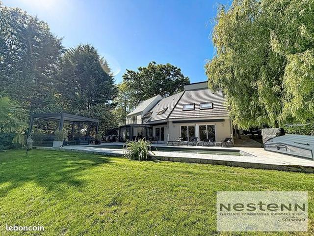 Propriété 8 pièces 235 m²