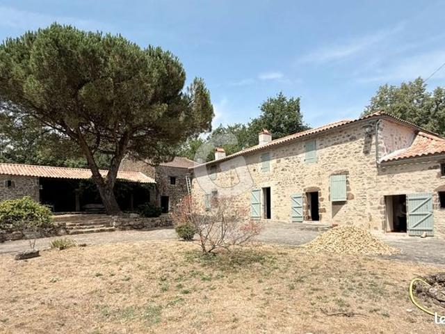 Propriété 8 pièces 235 m²