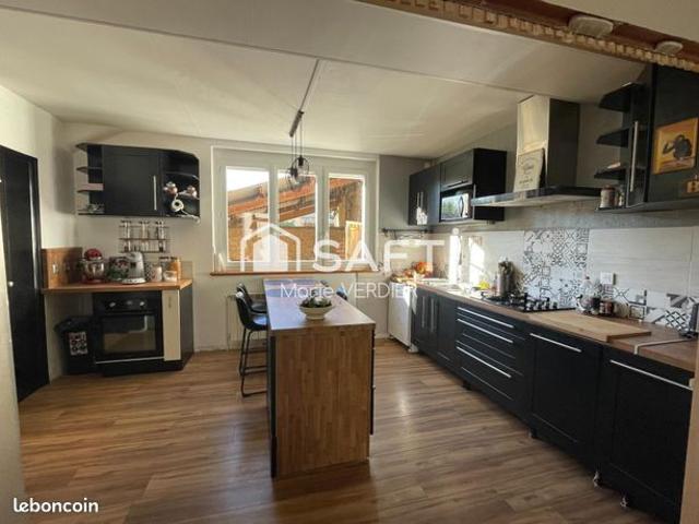 Propriété 8 pièces 235 m²