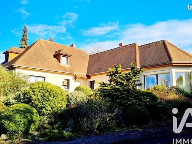 Propriété 7 pièces 235 m²