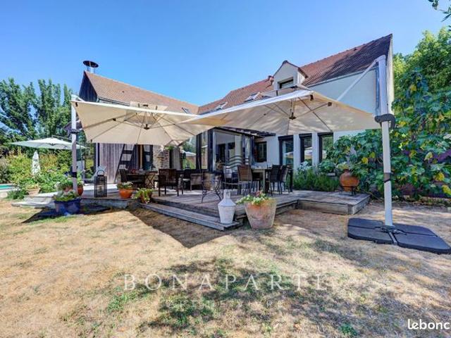 Propriété 8 pièces 235 m²