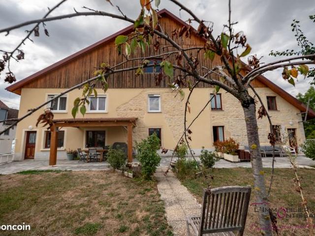 Propriété 8 pièces 236 m²