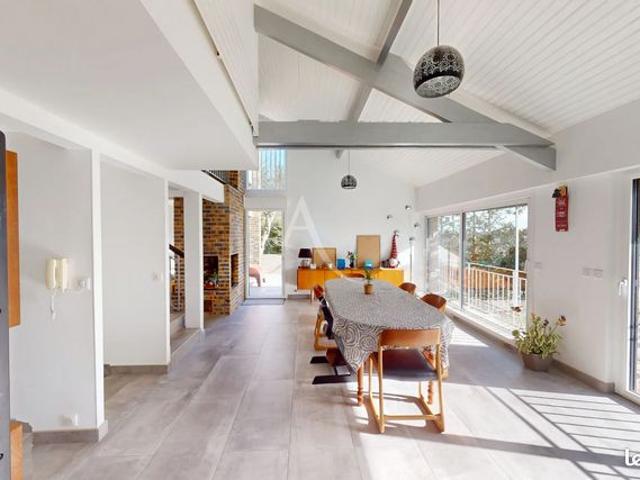 Propriété 8 pièces 237 m²