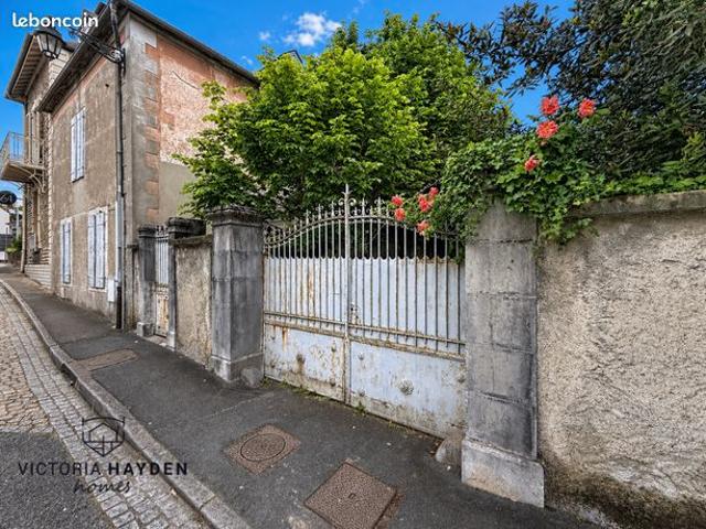 Propriété 8 pièces 237 m²