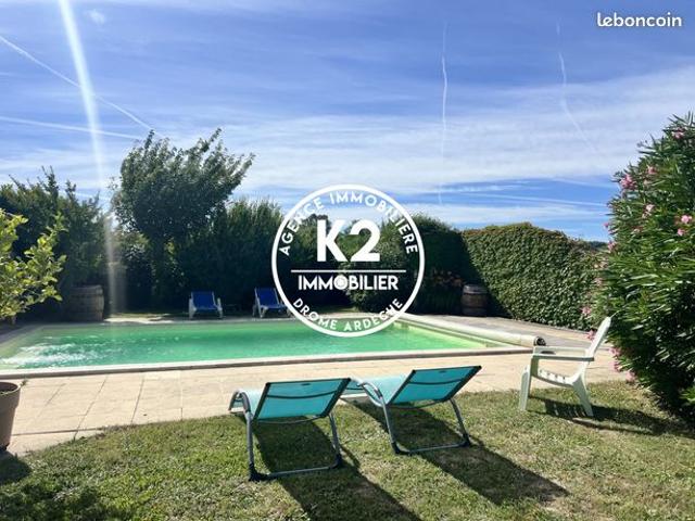 Propriété 8 pièces 237 m²