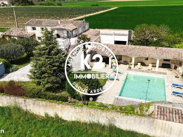 Propriété 8 pièces 237 m²