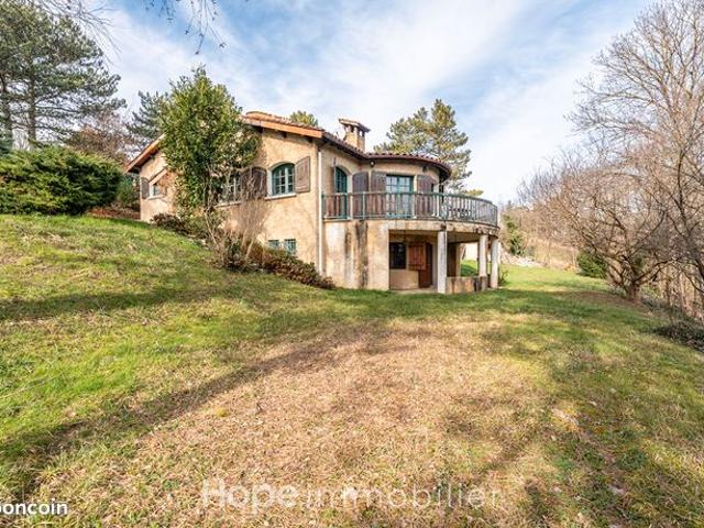 Propriété 8 pièces 237 m²