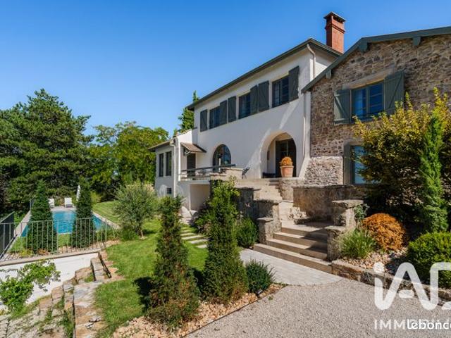 Propriété 8 pièces 237 m²
