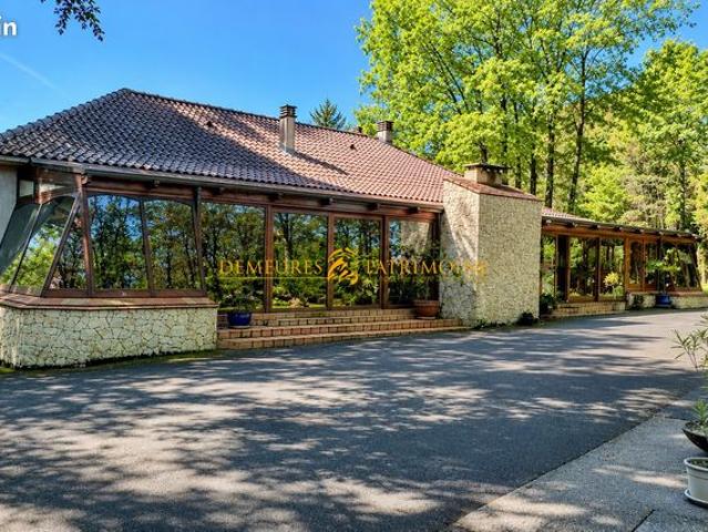 Propriété 8 pièces 237 m²