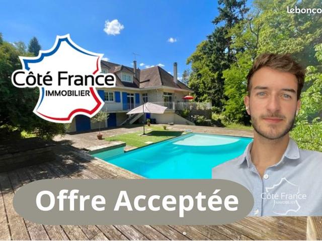 Propriété 8 pièces 237 m²