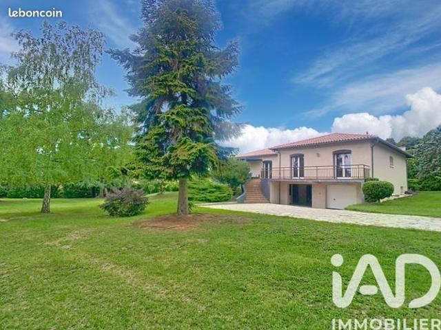Propriété 8 pièces 238 m²