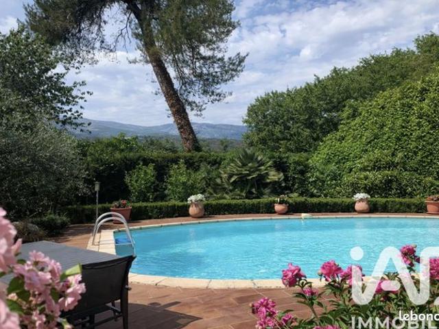 Propriété 8 pièces 238 m²