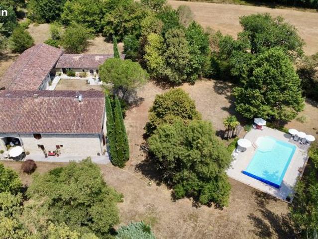 Propriété 8 pièces 238 m²