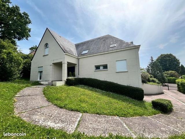Propriété 8 pièces 238 m²