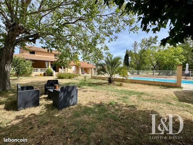 Propriété 8 pièces 239 m²