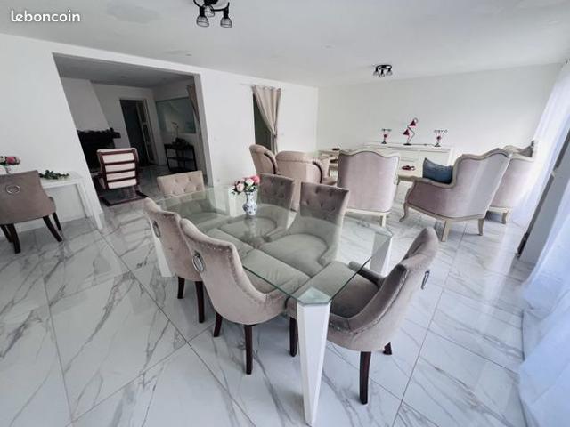 Propriété 8 pièces 239 m²