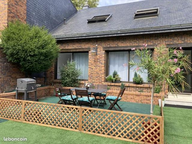 Propriété 8 pièces 239 m²