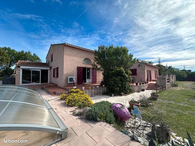 Propriété 8 pièces 230 m²