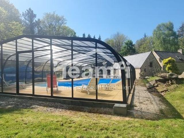 Propriété 8 pièces 230 m²