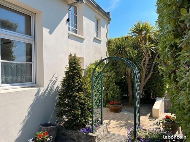 Propriété 8 pièces 230 m²