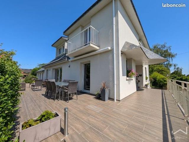 Propriété 8 pièces 230 m²