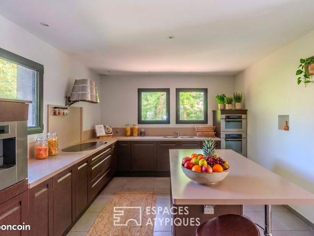 Propriété 8 pièces 230 m²