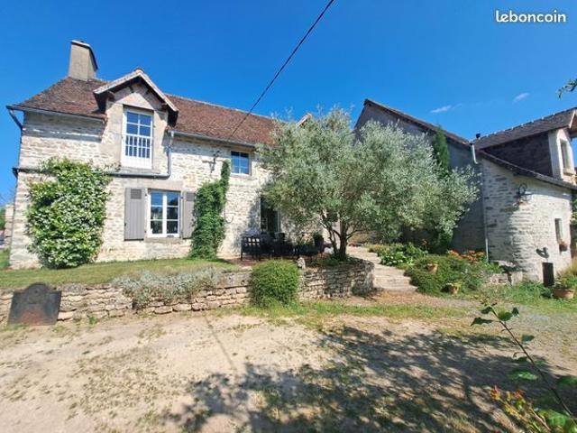 Propriété 8 pièces 230 m²