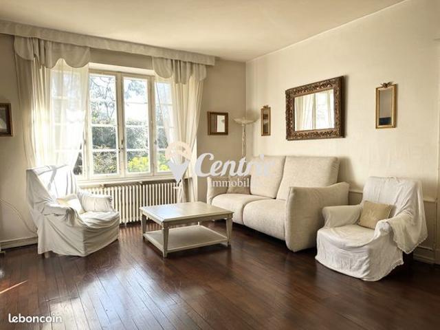 Propriété 8 pièces 230 m²