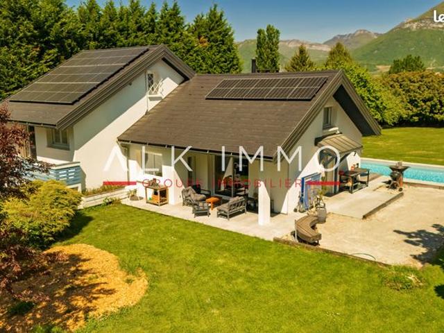 Propriété 8 pièces 230 m²