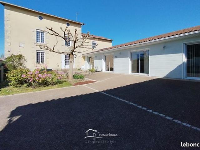 Propriété 8 pièces 230 m²