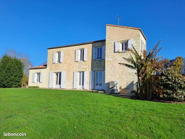 Propriété 8 pièces 230 m²