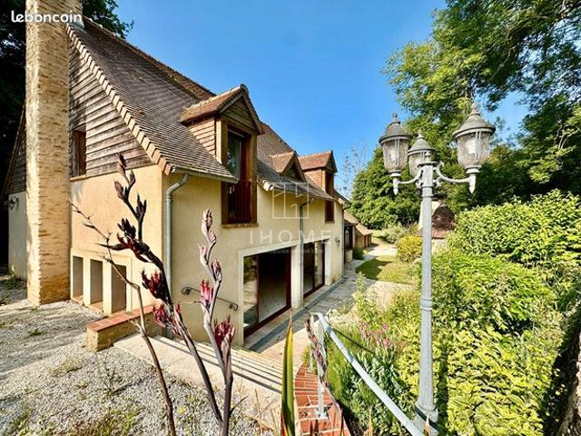 Propriété 8 pièces 230 m²