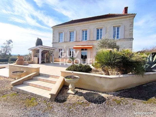 Propriété 8 pièces 230 m²