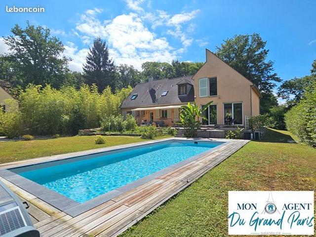 Propriété 8 pièces 230 m²