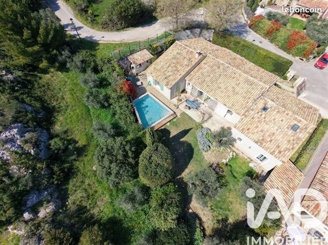 Propriété 8 pièces 230 m²